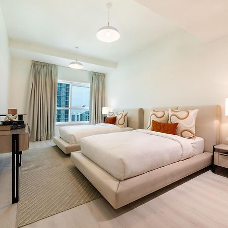 Appartamento Maison Privee - Millennium Executive Tower Dubai Esterno foto