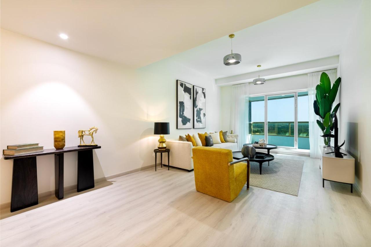 Appartamento Maison Privee - Millennium Executive Tower Dubai Esterno foto