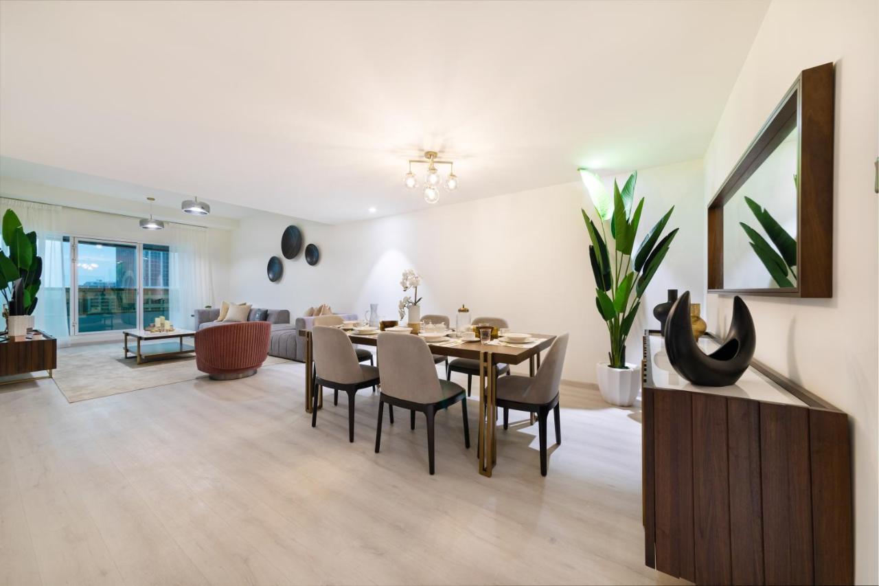Appartamento Maison Privee - Millennium Executive Tower Dubai Esterno foto