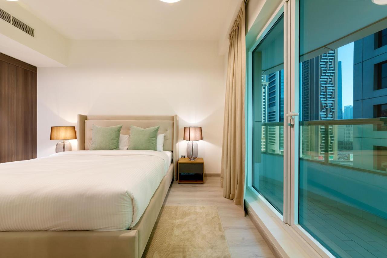 Appartamento Maison Privee - Millennium Executive Tower Dubai Esterno foto