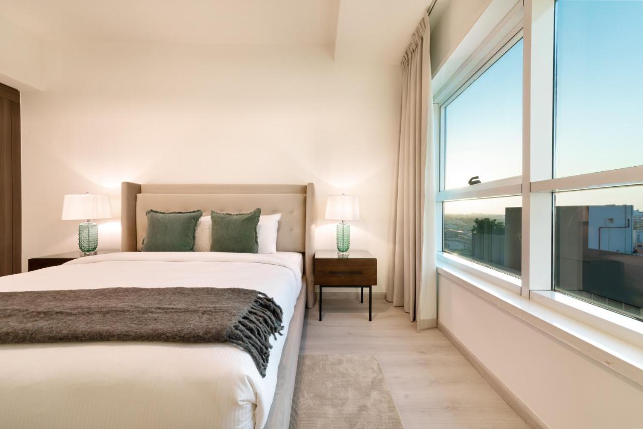Appartamento Maison Privee - Millennium Executive Tower Dubai Esterno foto