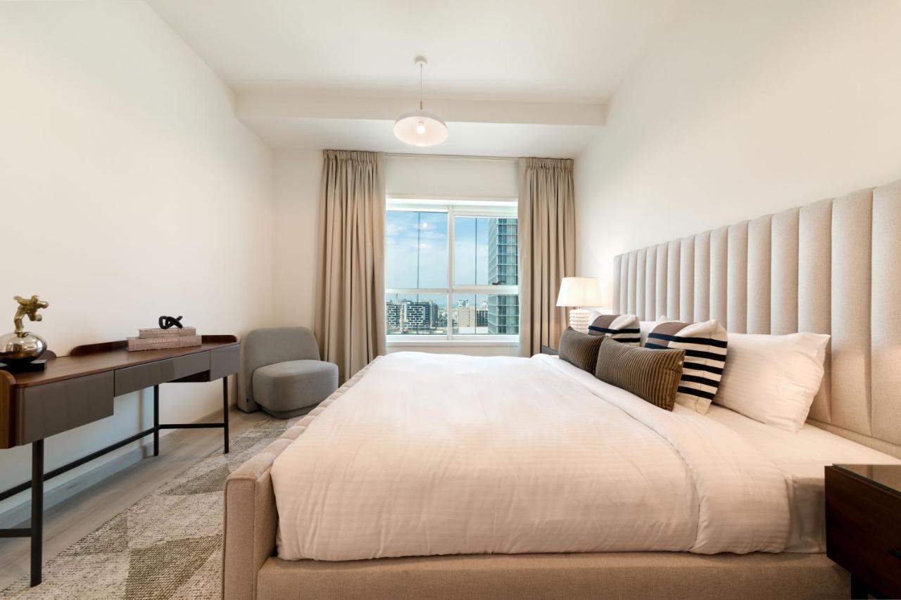 Appartamento Maison Privee - Millennium Executive Tower Dubai Esterno foto