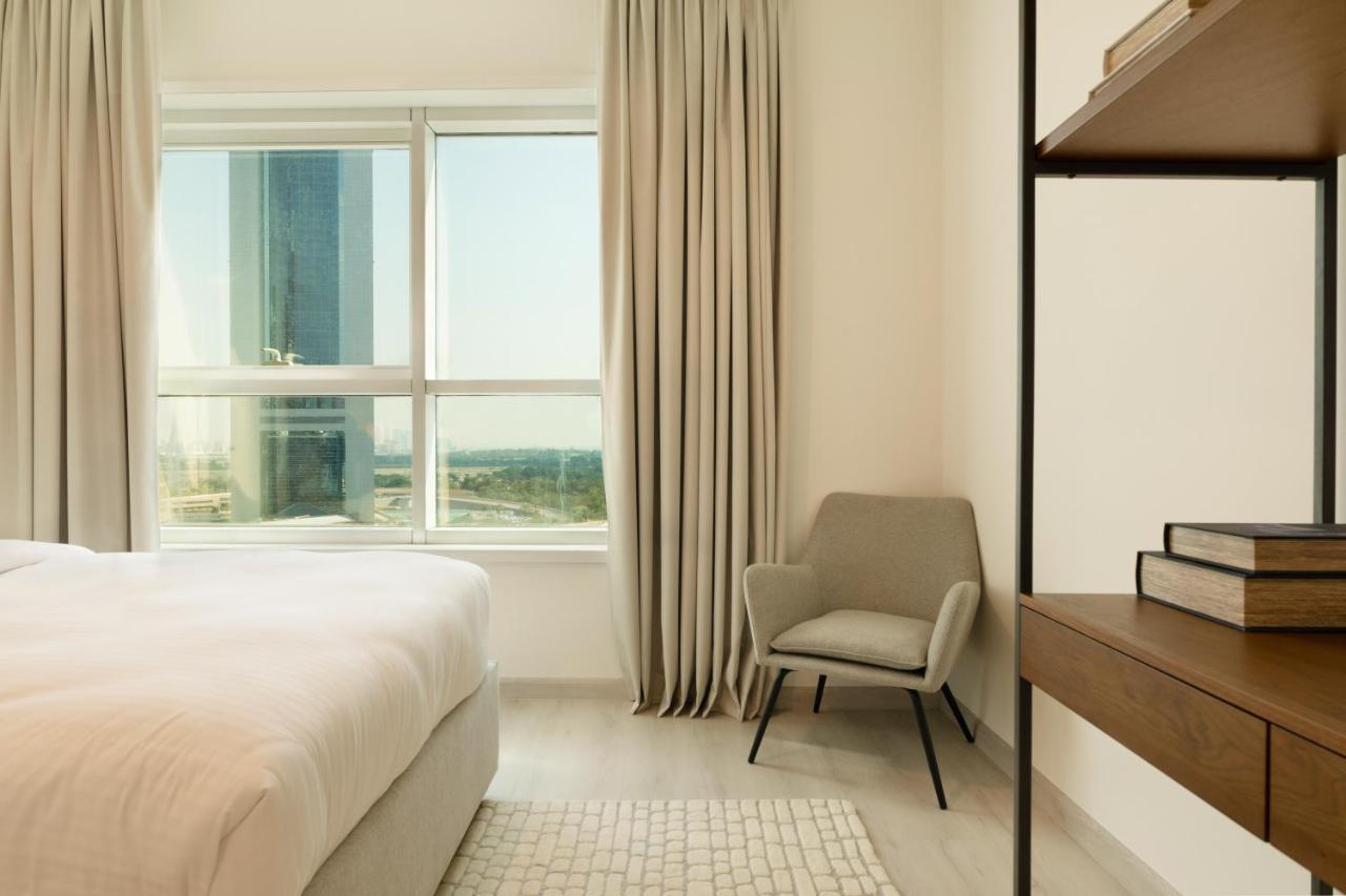 Appartamento Maison Privee - Millennium Executive Tower Dubai Esterno foto