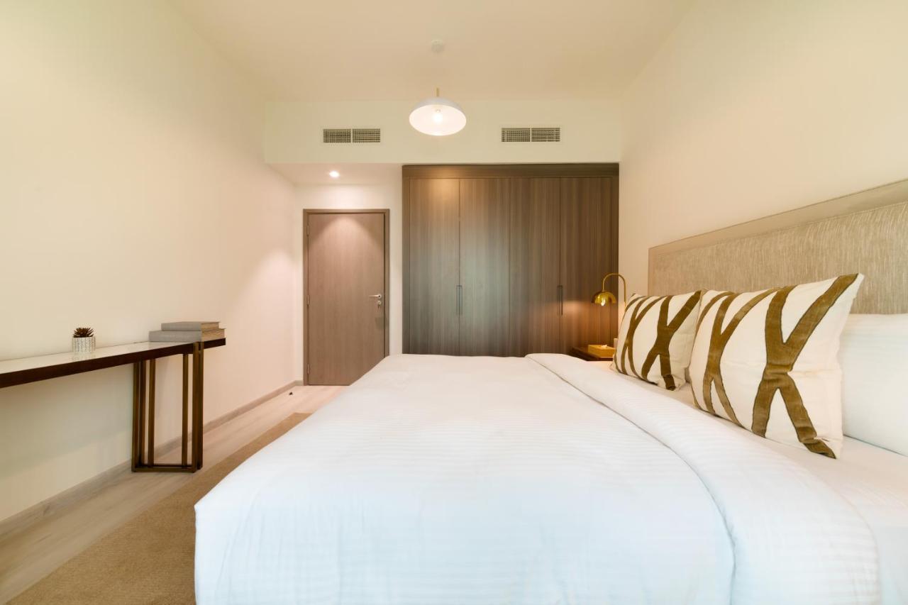 Appartamento Maison Privee - Millennium Executive Tower Dubai Esterno foto