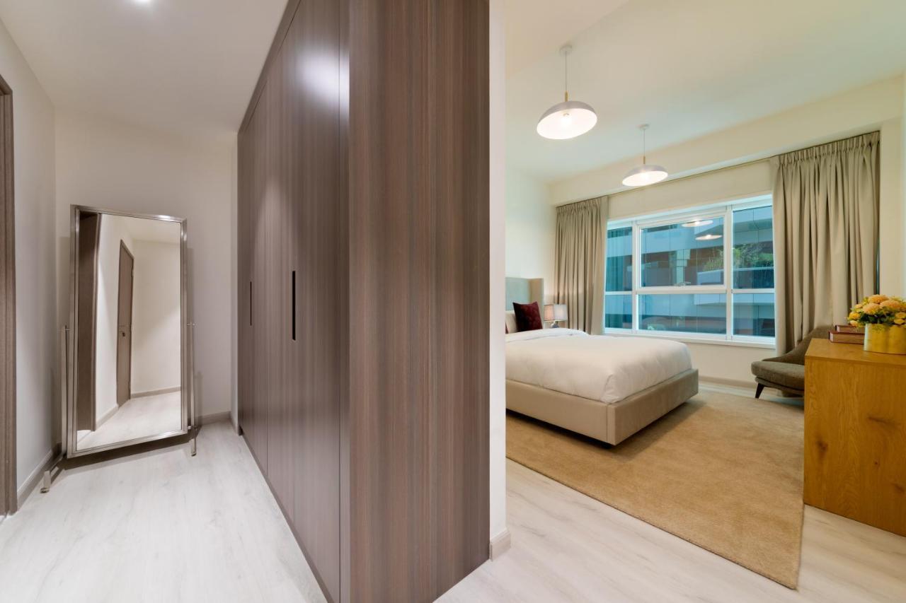 Appartamento Maison Privee - Millennium Executive Tower Dubai Esterno foto